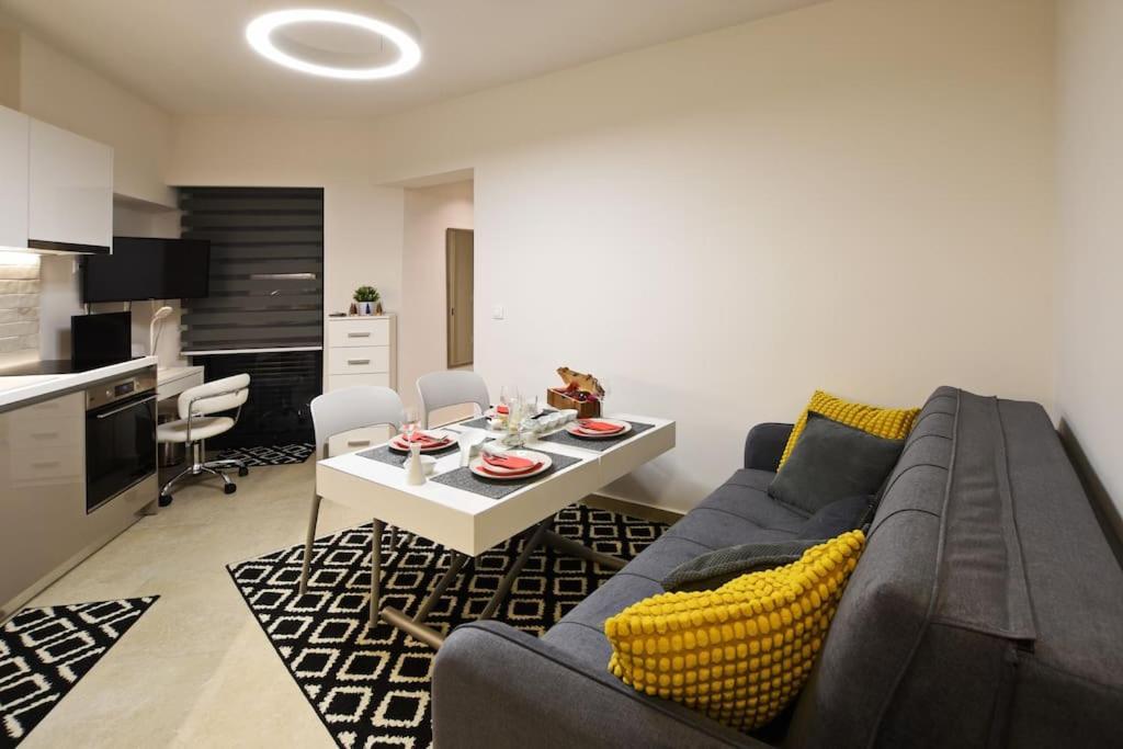 Rhodes City Uni Cozy City Apartment מראה חיצוני תמונה